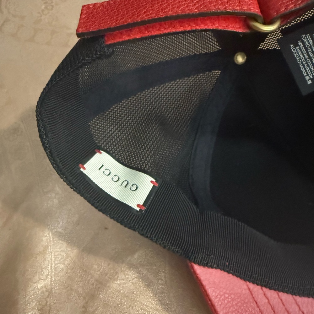 Gucci Red Leather Cap with Black Mesh - Picture 6 of 7